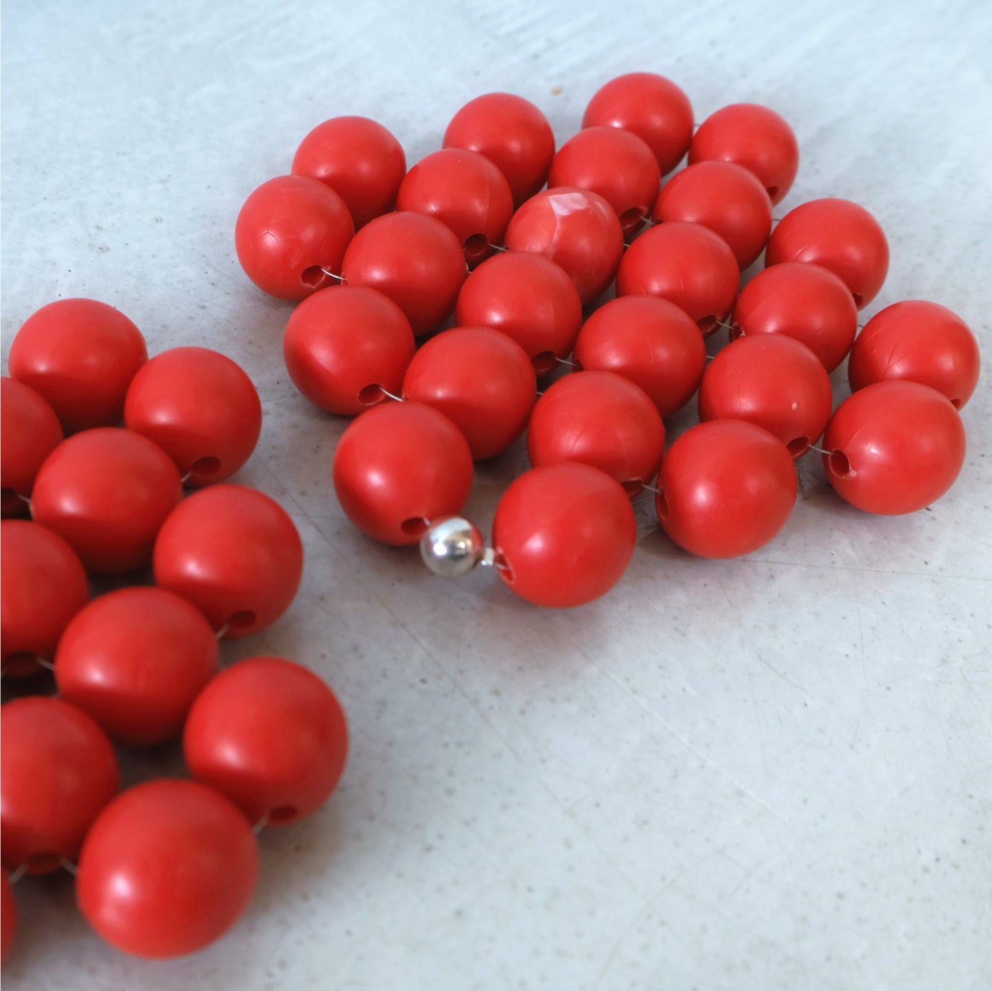 PLAY 5 Untersetzer Set of 2 | 70s Perlen Silber Rot