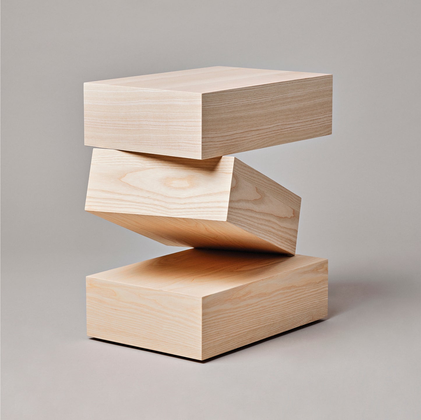 FALLING CUBES Beistelltisch | Esche