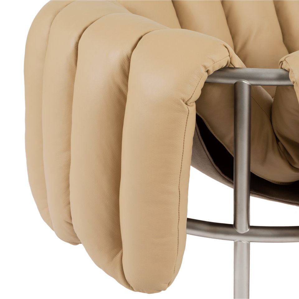 PUFFY Lounge Chair | Edelstahl Leder Sand